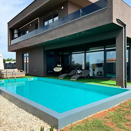 Villa Luxy Luy Loborika