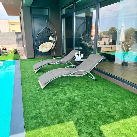 Luxy Luy Villa *