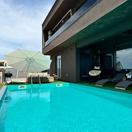 Luxy Luy Villa