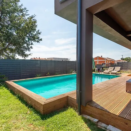 Luxy Luy Villa Loborika